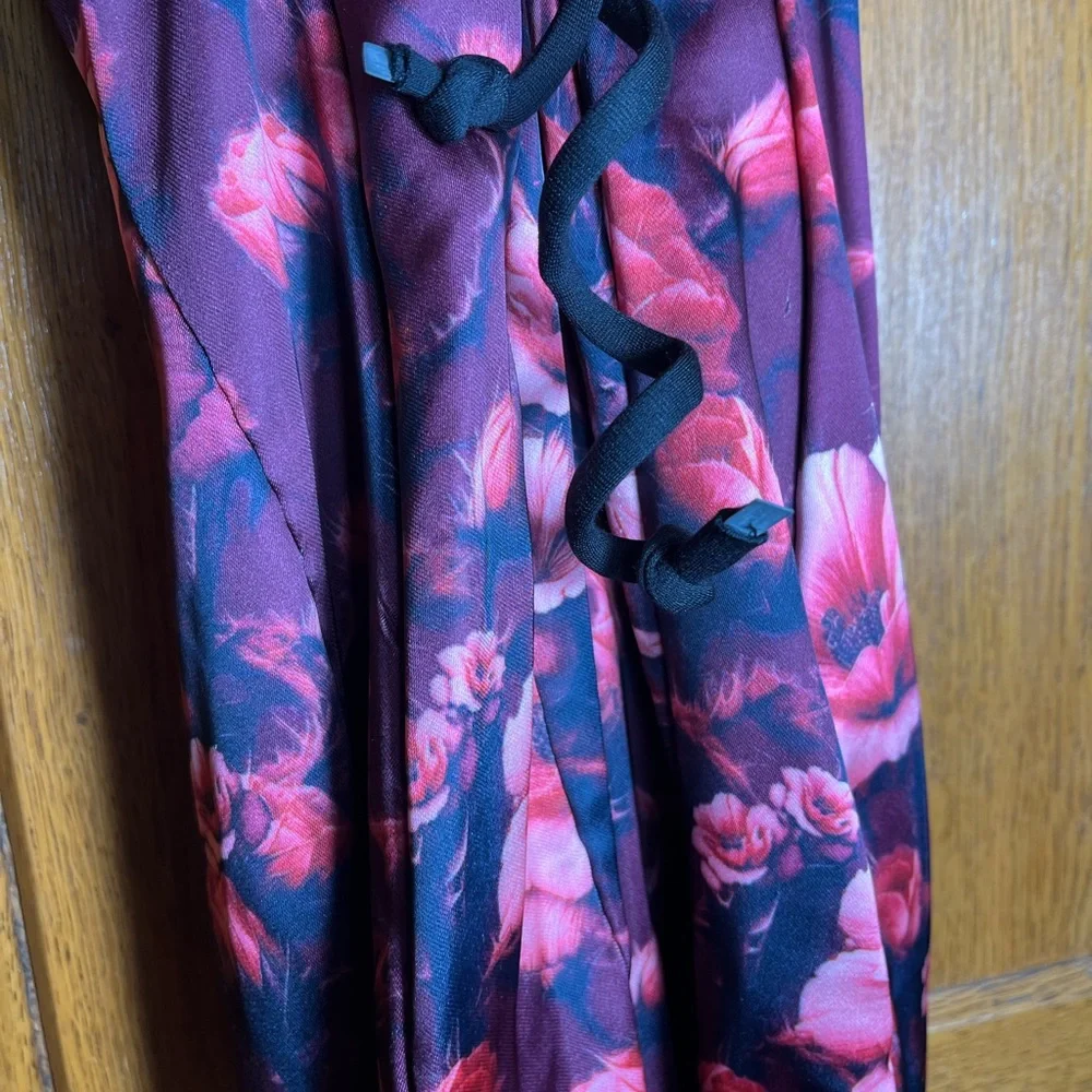 💥HP💥🆕NWT TA3 “Seamed Lushy Satin” Pencil Dress -zipper slit– XS Cranberry Floral - Picture 12 of 16